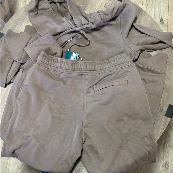 Men’s Tommy John Taupe Hoodie and Jogger Set